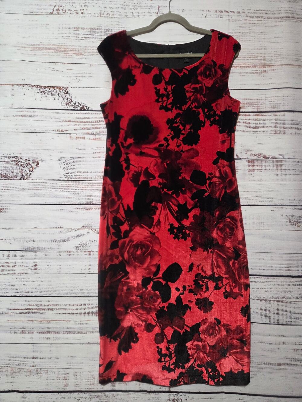Connected Apparel Dress Ladies 10 Black Red Velvet Sleeveless Knee Length